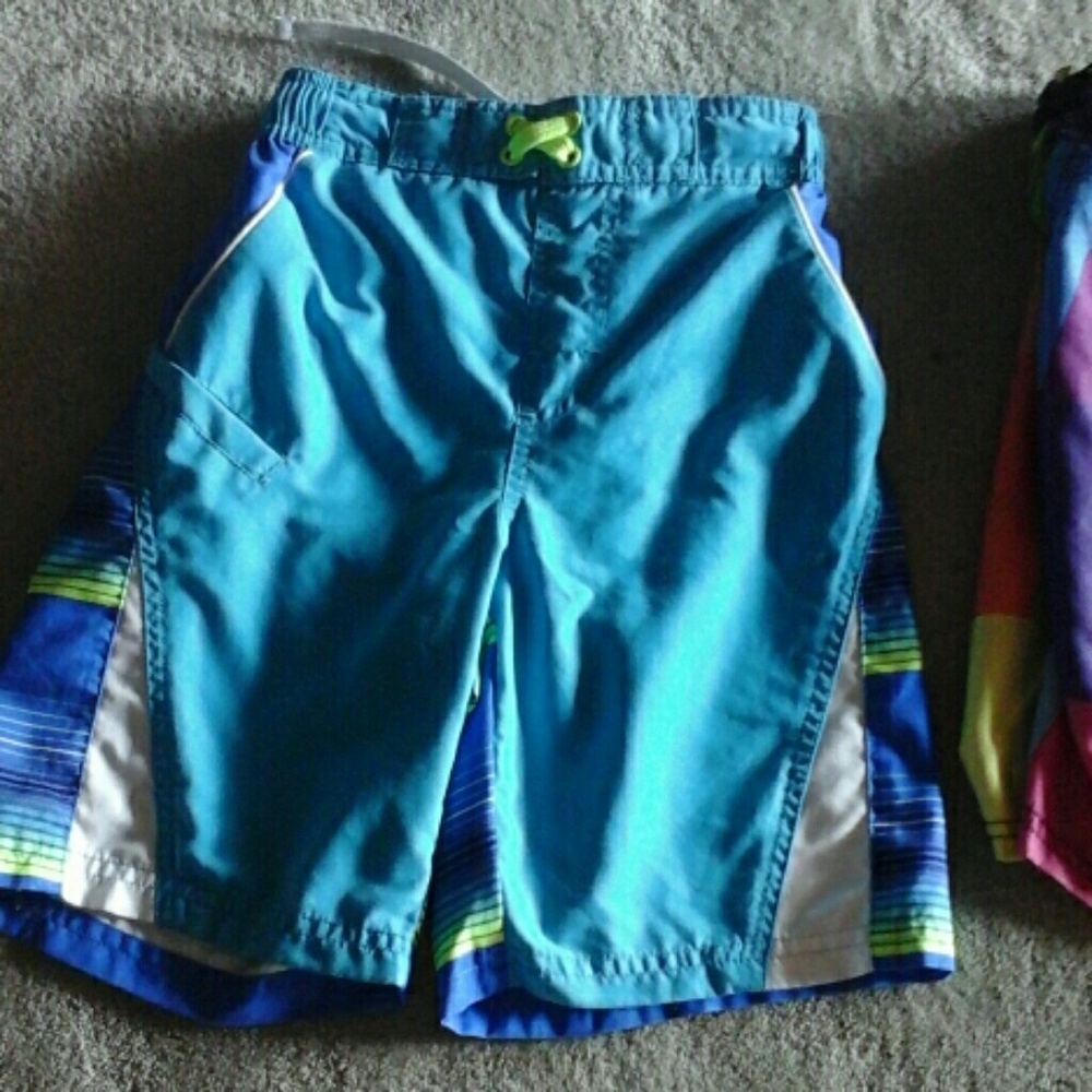 Swim trunks bundle - Picture 2 of 2